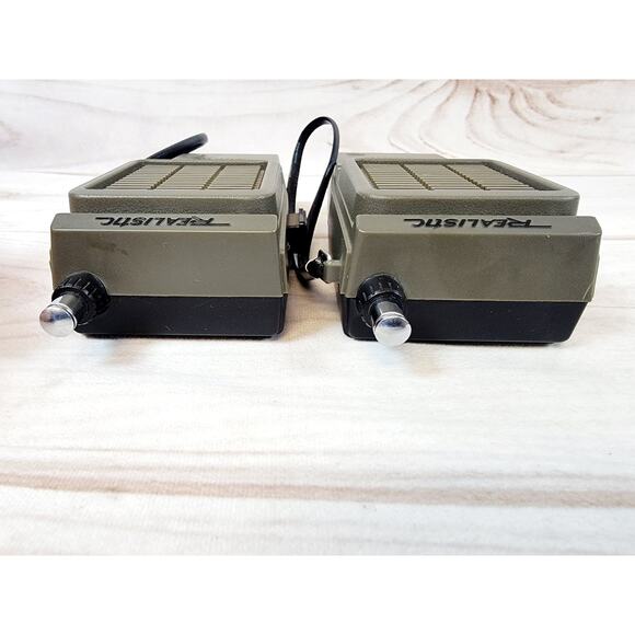 2 - Vintage Realistic TRC-84 Citizen Band Trransciever Walkie Talkie Radios - Picture 7 of 9